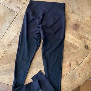 LULULEMON speed tight rare size 6